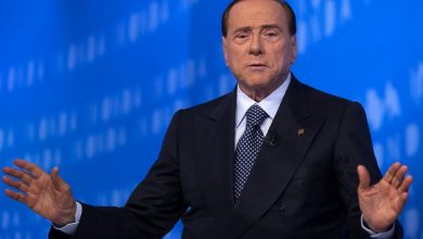 Berlusconi: "C'è un grande pericolo per il futuro degli italiani, per la loro stessa libertà"